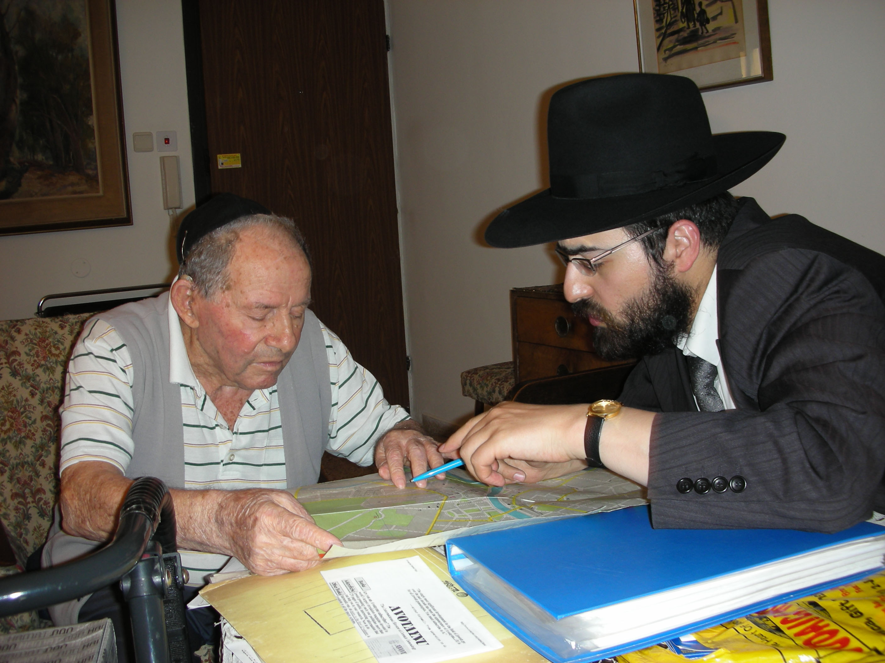 Eliyahu Reisman with Rabbi Mendel Teichman
