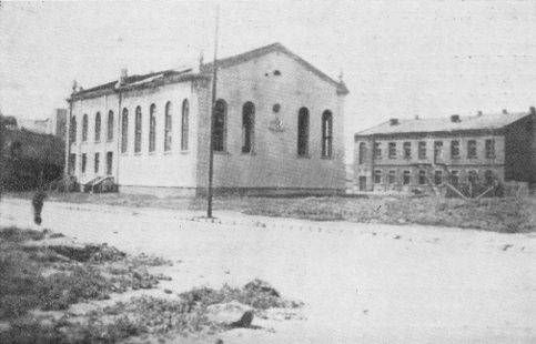 bel2_056.jpg The former Shul and Talmud Torah after the war
