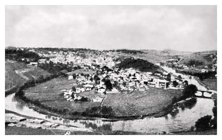 buc501a.jpg [22 KB] - General view of the town
