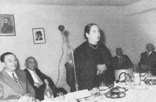 kal191.jpg Riva Bodaiski speaking at the Third Conference of former residents of Kalarash in Israel [56 KB]