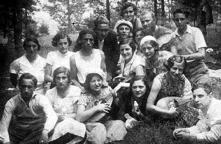 A group of Kibart youth 1933-34