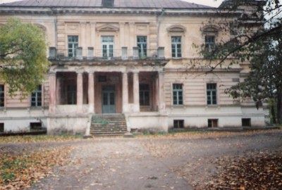 sve1433.jpg The Bishevki estate [29 KB]