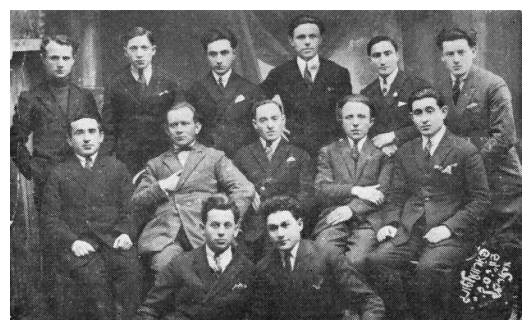 mie562.jpg [36 KB] - The first committee of the Jewish Sports Club