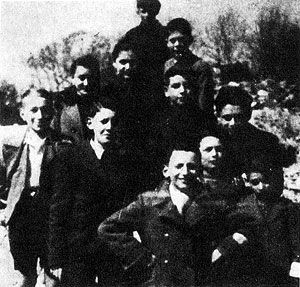 A group of youngsters, students in the Ghetto of  Eugenia