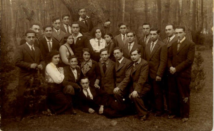 Members of Hakhalutz in Gombin, 1935
