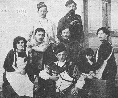 kal138.jpg Karol, Al. Zayid; sitting from the right: K. Giladi, H. Giladi (daughter), Yisrael Giladi, Yitzchak Rozenberg, Z. Rozenberg; down: Y. Huz [58 KB]