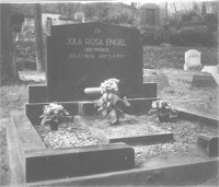 Grave of Jola (nee Frenkel) Engel