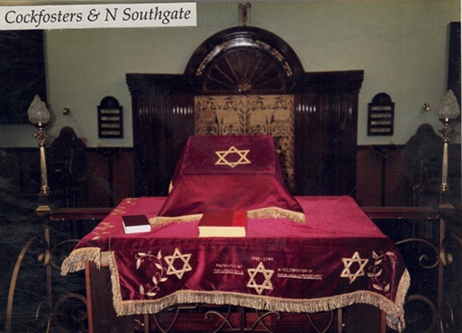 Cockfosters and N Southgate Synagogue interior