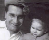 Jacob Taub (Eliau Rosenvald) and his daughter Gloria