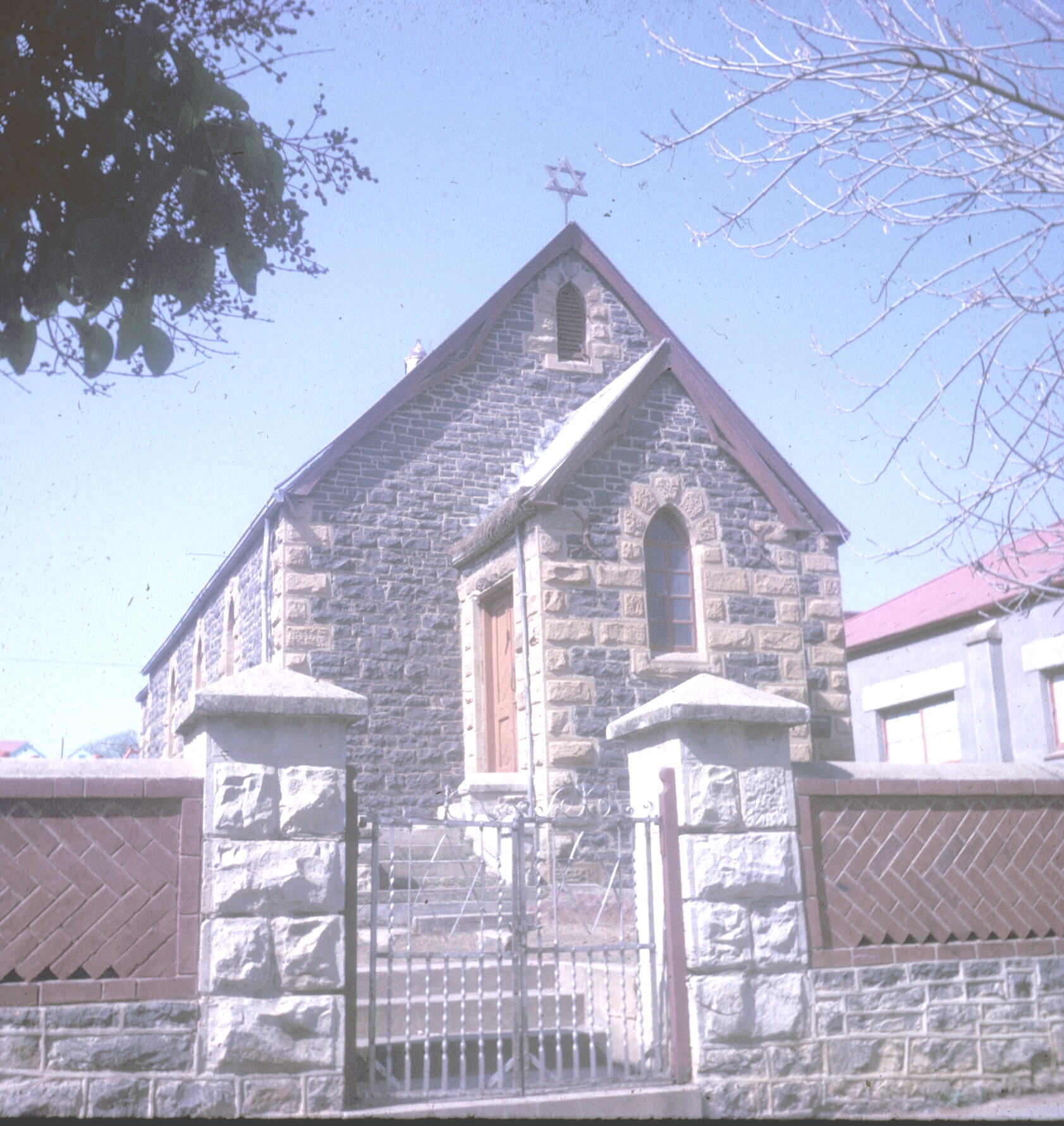 The Frankfort Synagogue, August 1968. The synagogue was demolished a few years later.