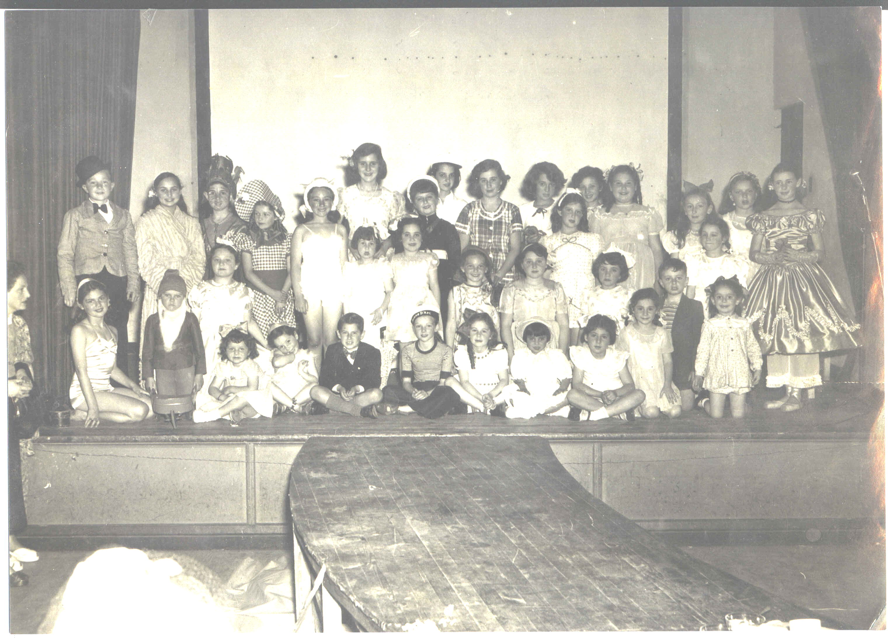 Cape Town, Vredehoek Branch Bnoth Zion, Children's Mannequin Parade, 1948