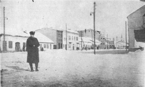 bel2_072.jpg In the old market before the war