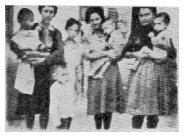 b2_040c1.jpg [9 KB] - Jüdische Waisenkinder aus Transnistrien nach der Befreiung