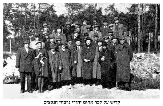 dab455.jpg [34 KB] - Kaddish over the mass grave