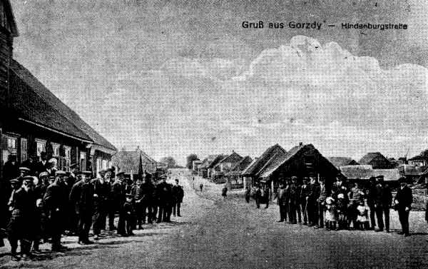 gar073.jpg  Jews on main road - during the German occupation at the end of World War I  [38 KB]