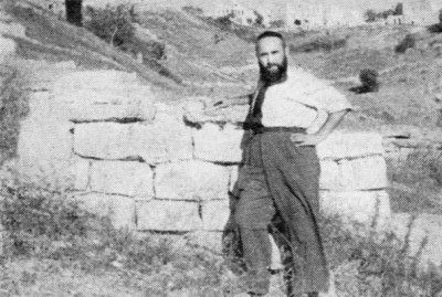 jas027.jpg The gravesite of Rabbi Awraham Yehoshua Heshil near Tzefat