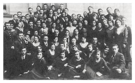 Alumni of the Hebrew Gimnazjum in Piotrkow (late twenties)