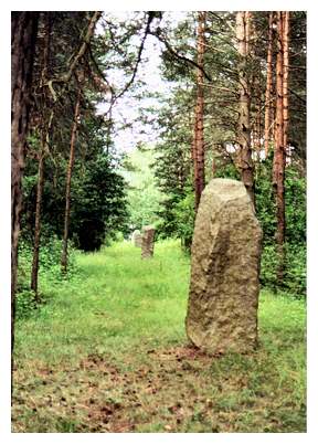 so911cs.jpg [30 KB] - Stones representing railroad tracks