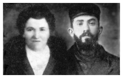 Sos350a.jpg [15 KB] - Reb Aszer Brukner and his wife Mirjam nee Majtles
