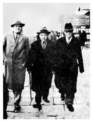 Sos528.jpg [22 KB] - Chaim Nachman Bialik in Sosnowiec in 1932 in Warszawska Street