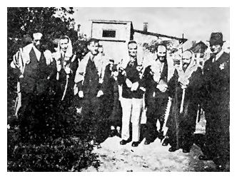 Zag356.jpg [26 KB] - In the courtyard of the Checiny Rebbe in Olkusz