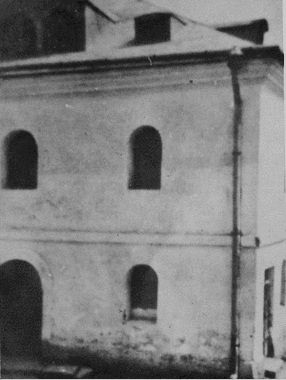 ber445.jpg [18 KB] Narajow's synagogue