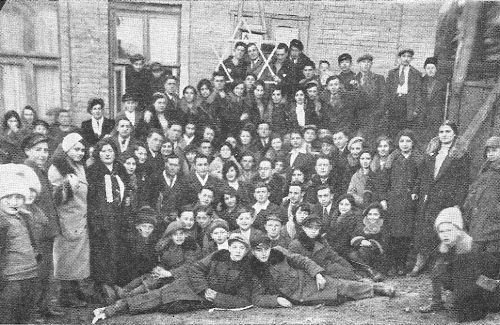 kal201.jpg Members of the 'Maccabi'.  In the year 1934 [58 KB]