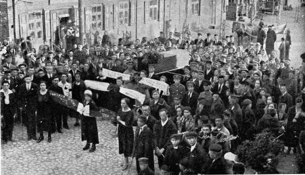 kal157e.jpg The funeral of Esther Vishnia