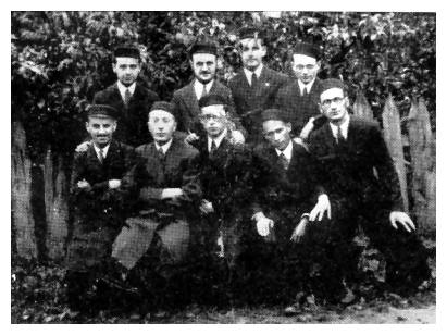 ryk160.jpg A group of young people, members of Zeirei Agudat Yisrael in Ryki [28 KB]