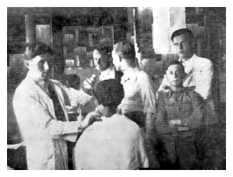 ryk555.jpg  Tadek Stec, a 'Righteous among the Nations', in his barbershop  [22 KB]