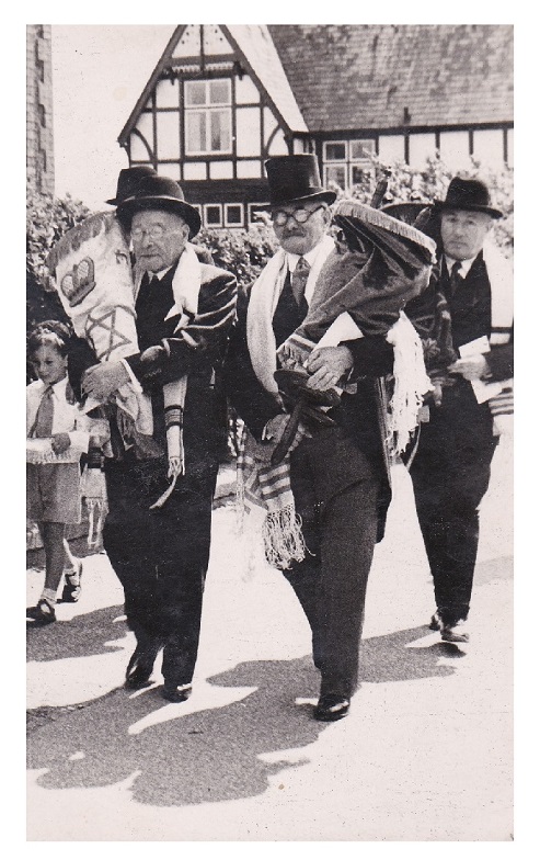 Procession on opening of Llandudno Synagogue