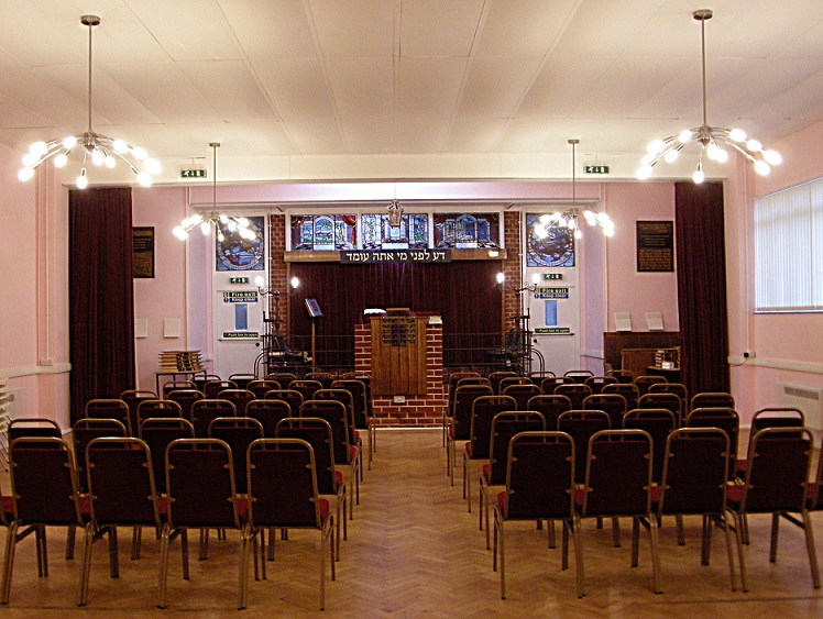 St Albans United Synagogue - interior