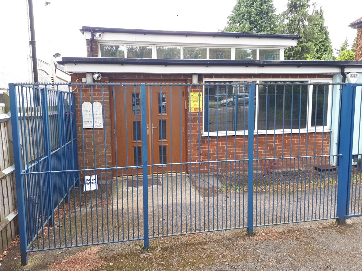 JCR-UK Luton United Synagogue, Bedfordshire, England picture