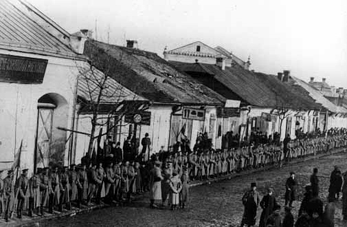 Zhviil street scene with army