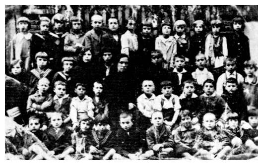 brz137.jpg -   A Jewish children's school in Brzezin