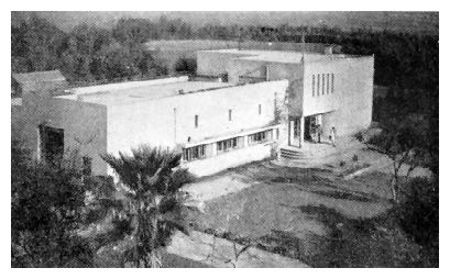 b1_148f2.jpg [25 KB] - Kulturhaus und Speisesaal im Kibbutz "Maabaroth" (Israel)
