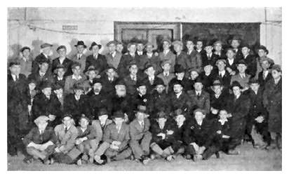 b2_144c4.jpg [19 KB] - Landeskonferenz des Misrachi in Czernowitz (1932/33)