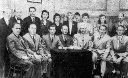 kry353b.jpg  Active members of the Krynker Landsmanschaft in Buenos Aires