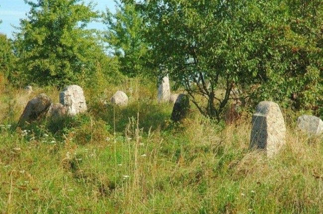 kry902a.jpg  Krynki is home to a large Jewish cemetery, with over 3,000 matzevot (tombstones) 107kb