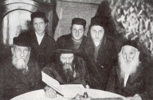 Rav Shapira with his talmidim