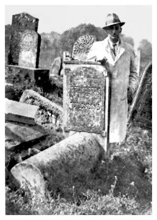 Sos379.jpg [25 KB] - The headstone of Michal Pozmantir (nee Bornsztajn)