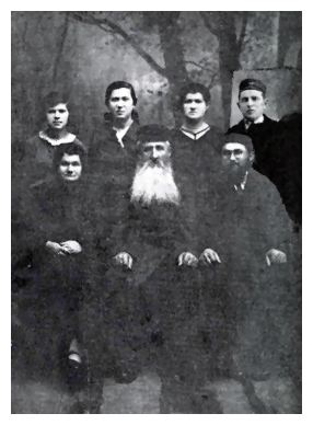 wys230.jpg [20 KB] - The Zilberboim family, upon the Alyia of their daughter Sara Ester and her husband Pinchas