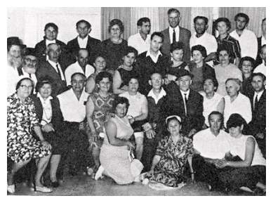 wys274.jpg [25 KB] Wyszogroder's assembly in honor of Abraham Czopa and Andzja Gmach from Paris