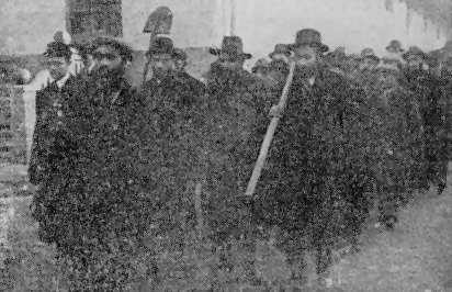 Group of Jews on their way to hard labor [Pinkas Zaglembie, page 519]