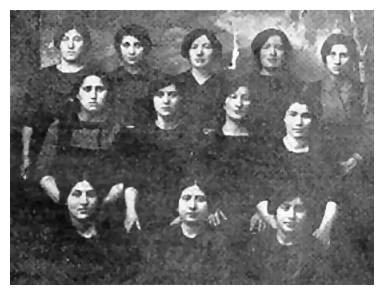 [19 KB] A group of Jewish Women Workers in the Freitag Factory in the year 1913