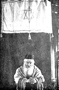 Rabbi Avraham Diamant - son of Rabbi Asher-Diamant. 