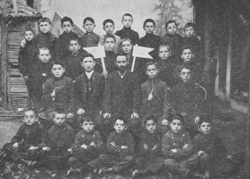 kal085.jpg The 'progressive school' under the direction of the teacher Yechiel Reznik in the year 1905 [52 KB]