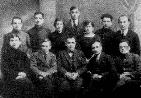 kry153.jpg - The administration of the secular Yiddish school