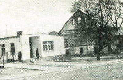 kry327b.jpg - The large synagogue, rebuilt -  today a post office