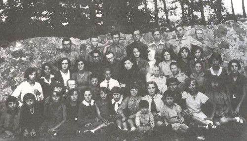 pol7_00470a.jpg  Members of the youth movement 'Freihajt' Konstantinow 1930